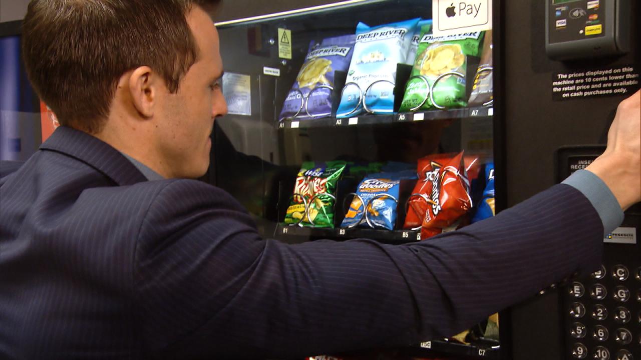 How to Get Your Stuck Snack Out of the Vending Machine | Inside Edition