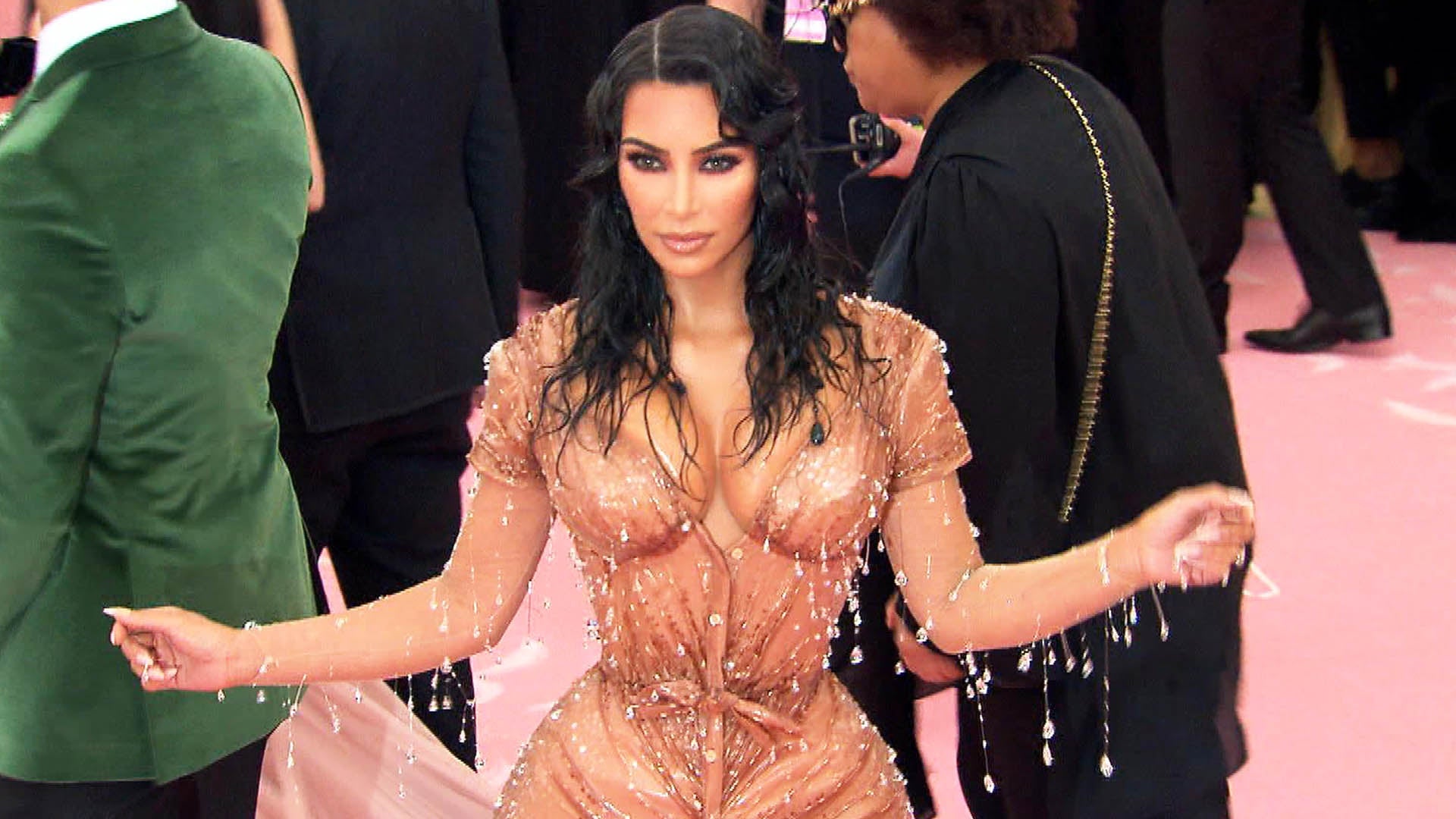 Kardashian Anal - Kim Kardashian Slammed as Elitist for Tone-Deaf 'Get Your Ass Up and Work'  Remark | Inside Edition
