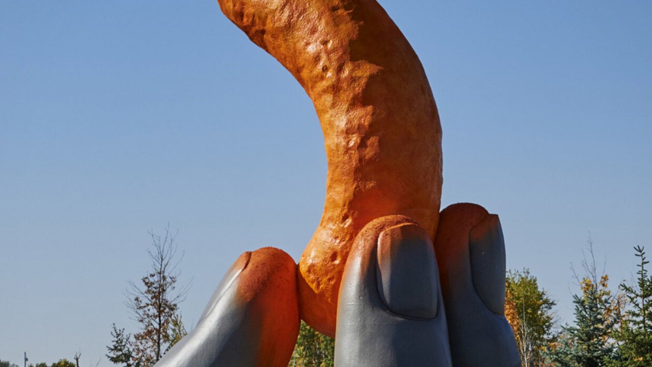 17-foot statue dedicated to 'Cheeto dust' unveiled