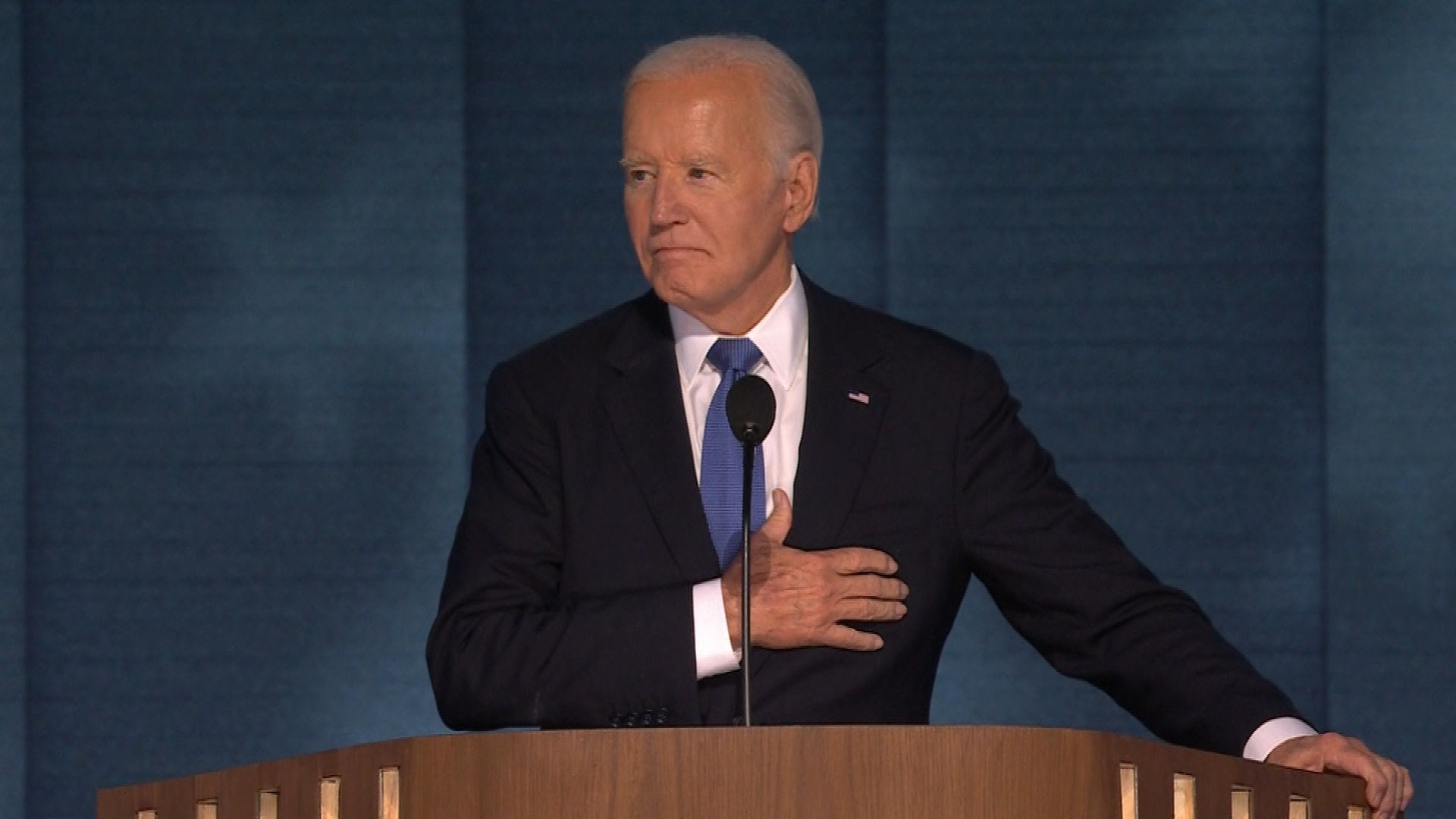 Biden Receives 4-Minute Standing Ovation at Chicago DNC