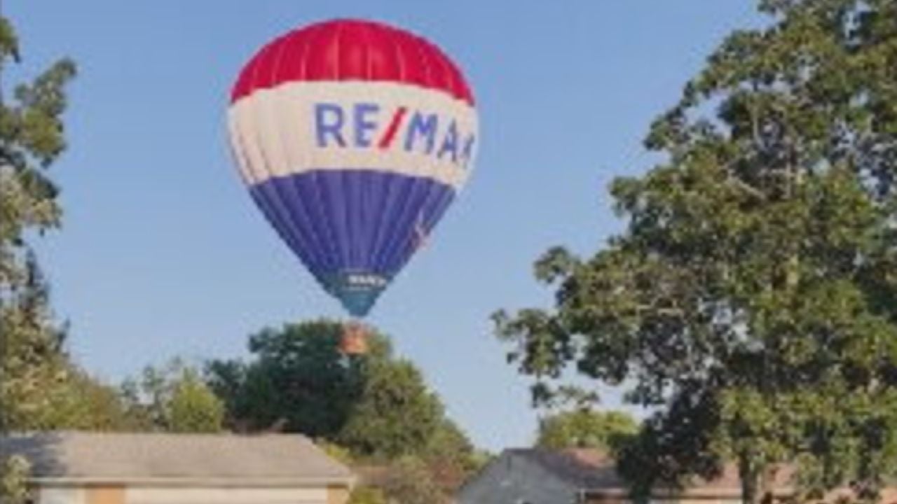 Hot Air Balloon Narrowly Avoids Hitting Ohio Home and Lands on Lawn