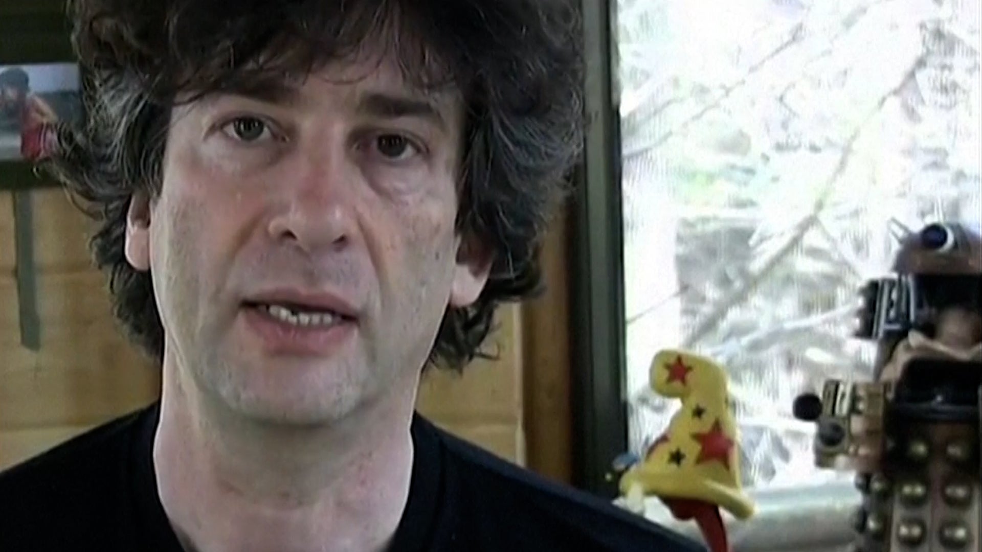 Author Neil Gaiman Denies Allegations of Sexual Misconduct 