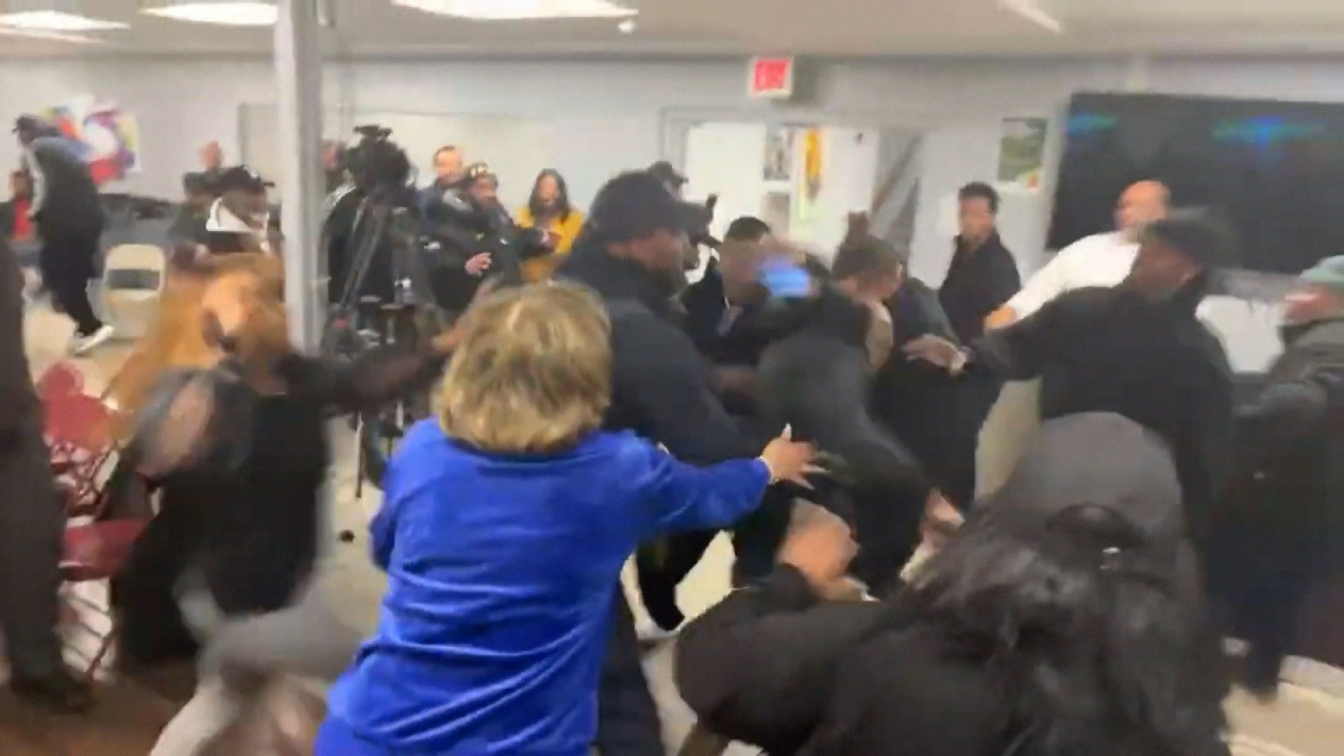  Illinois Mayor Jumps Into Brawl Between Boyfriend and Activist at Town Hall Meeting