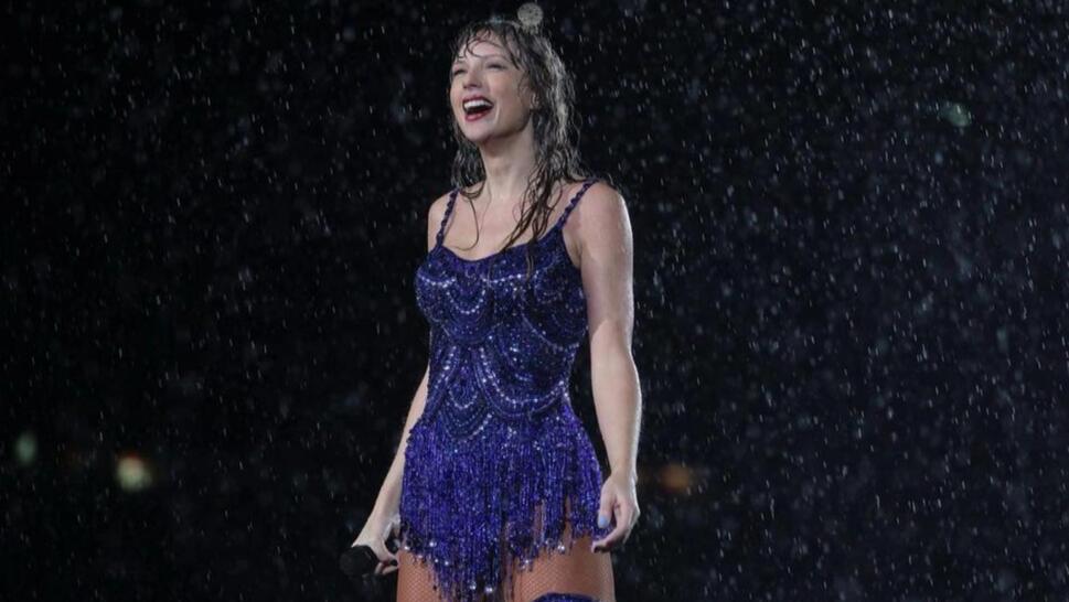 Taylor Swift in the rain.