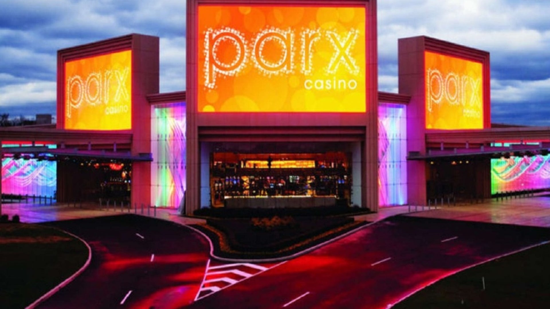 hotels near the parx casino
