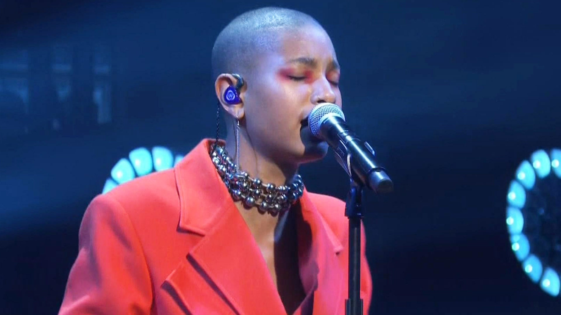 Willow Smiths Surprise ‘snl Performance With Her Head Shaved Inside