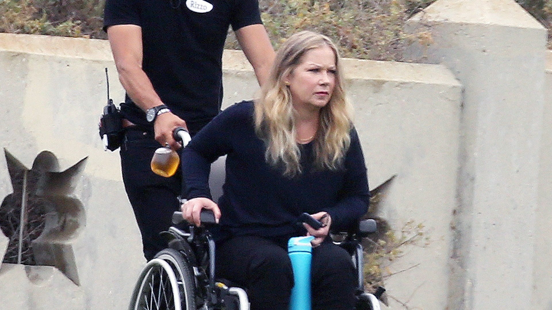 Christina Applegate Says She 'Can't Walk Without A Cane' After MS ...